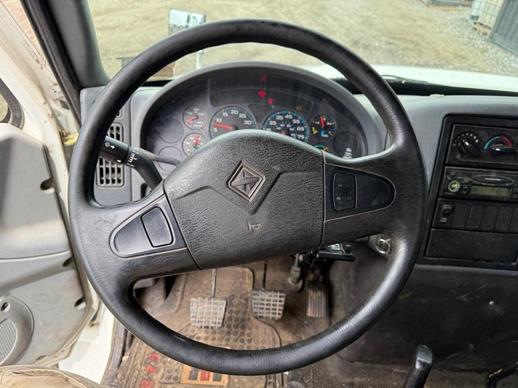 2007-international-durastar-4300-image-23