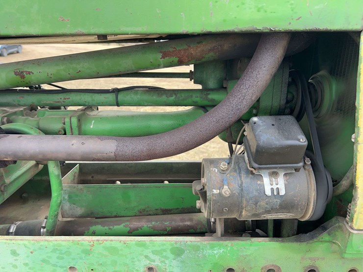 john-deere-520-image-21