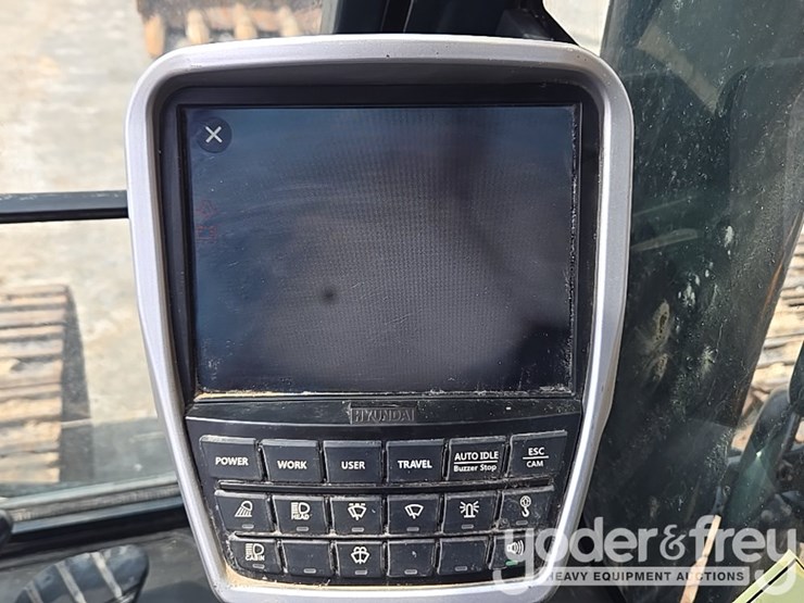 2018-hyundai-hx260l-image-73