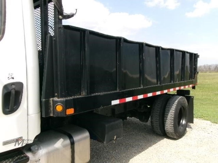2010-freightliner-business-class-m2-112-image-5