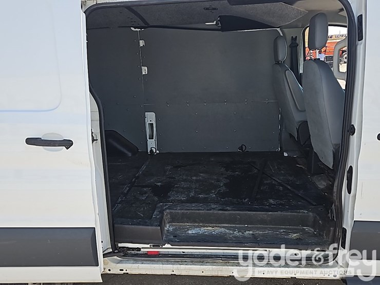 2015-ford-transit-image-22