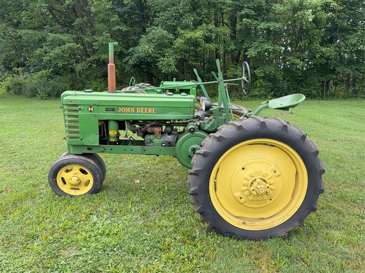 john-deere-h-image-2