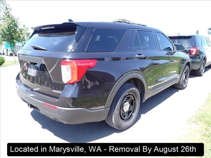 2020-ford-explorer-image-11
