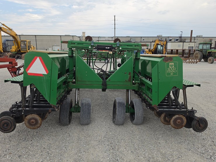 great-plains-solid-stand-30-image-11
