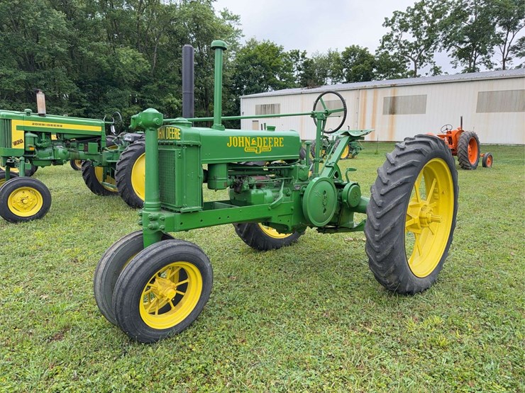 john-deere-model-b-image-1