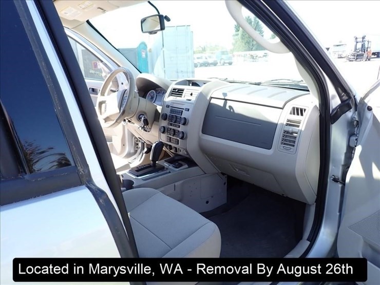 2010-ford-escape-image-2