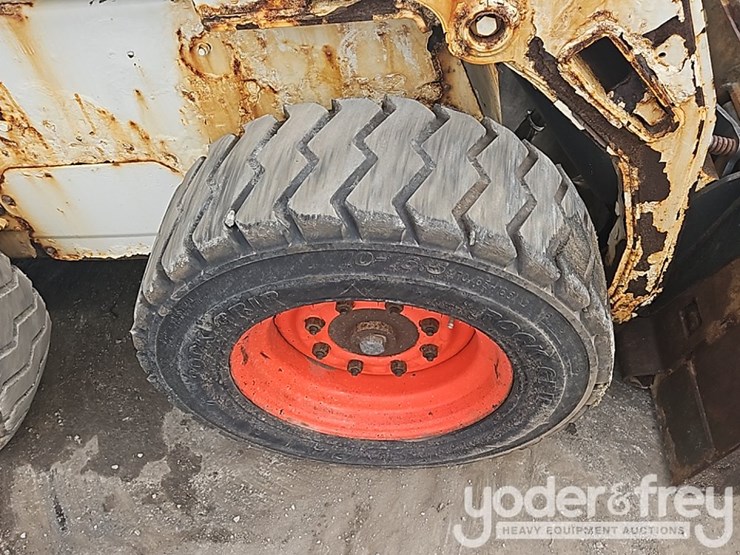 2011-bobcat-s185-image-19