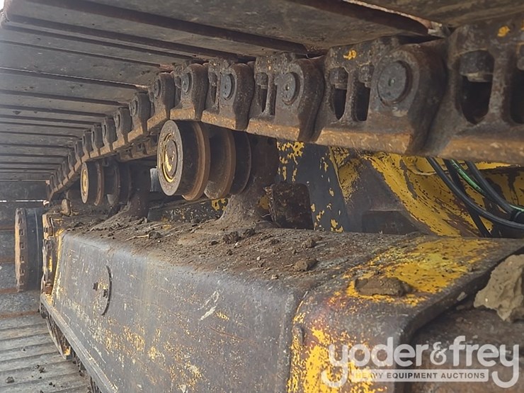 2020-komatsu-d61px-24-image-17