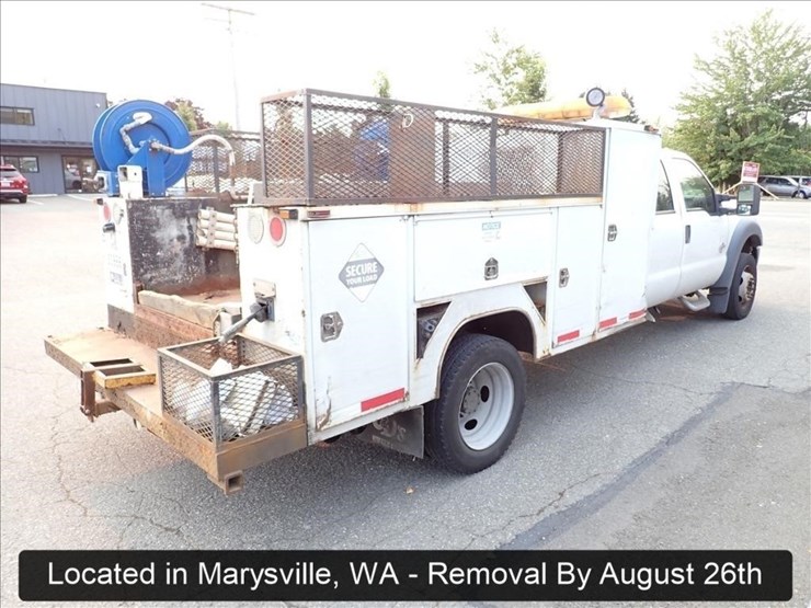 2011-ford-f550-image-30