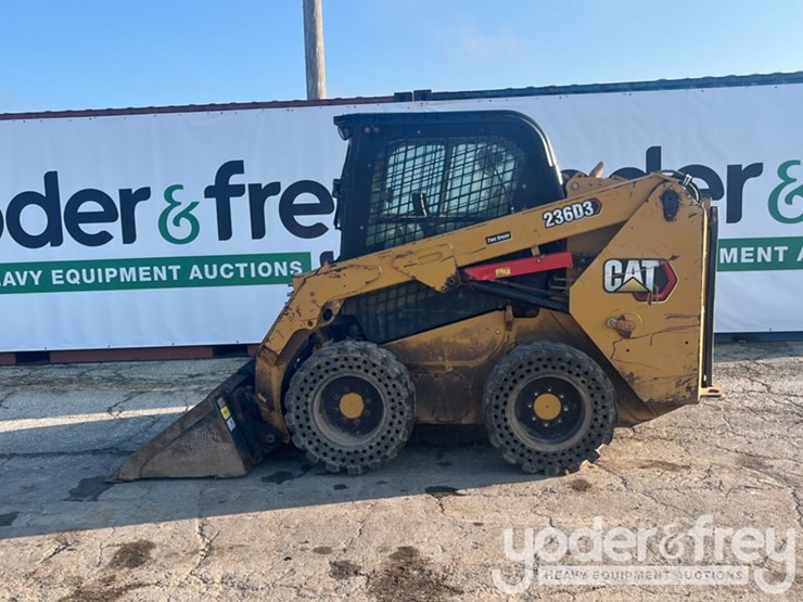 2021-caterpillar-236d3-image-3