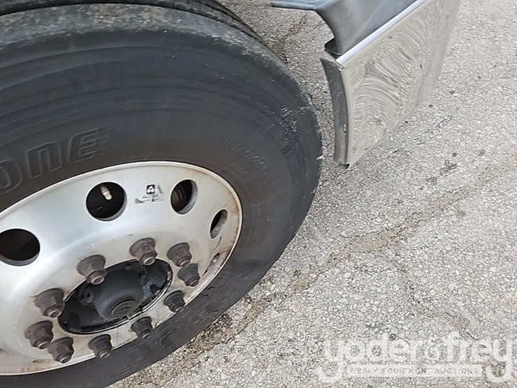 2019-freightliner-cascadia-125-image-18