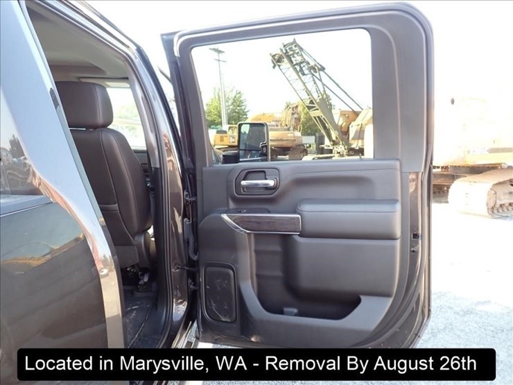 2020-chevrolet-3500-image-2
