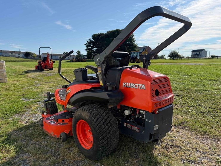 kubota-zd323-image-4