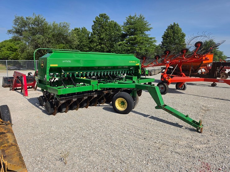 2002-john-deere-1590-image-1