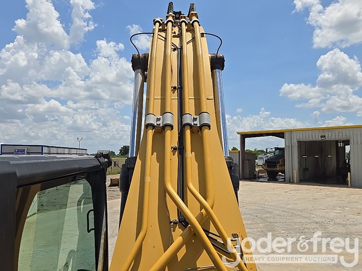 2017-caterpillar-336fl-image-51