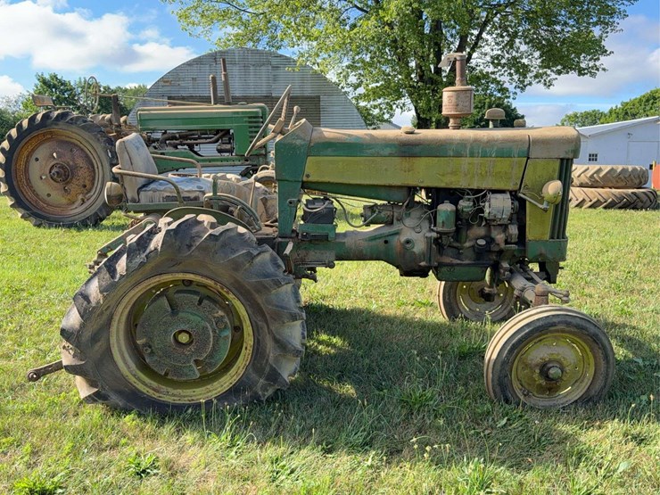 john-deere-330-image-6