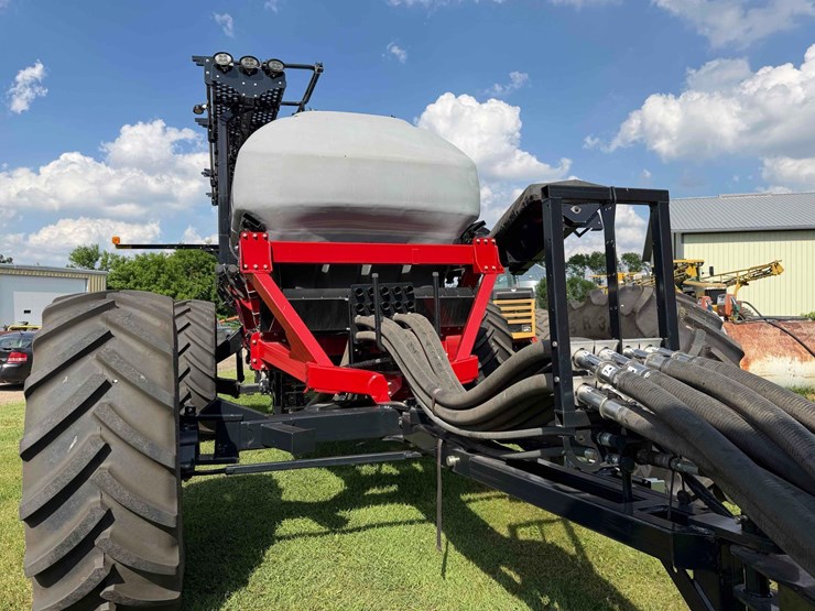 case-ih-3445-airseeder-image-9
