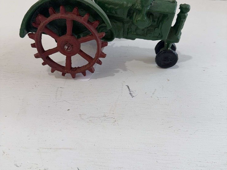cast-iron-toy-tractor-1/16-scale-image-1