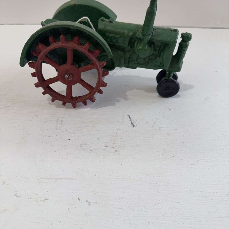 Cast Iron toy tractor 1/16 scale