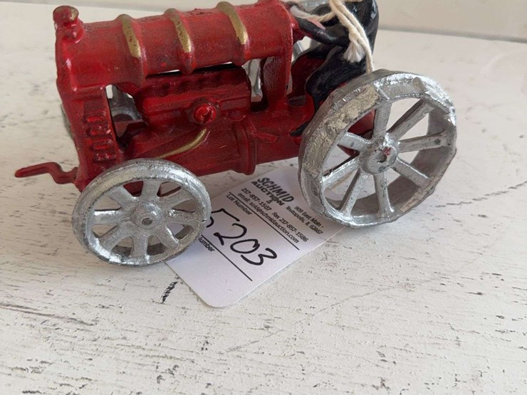 cast-iron-toy-tractor-image-1