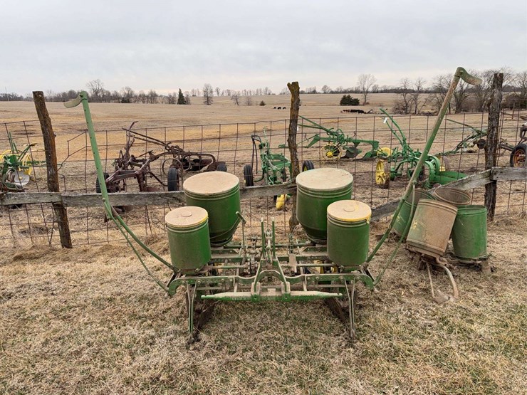 john-deere-two-row-planter-image-8