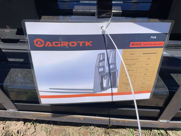 agrotk-skid-steer-pallet-forks.-image-3