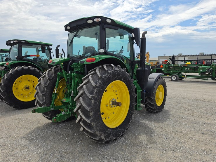 2024-john-deere-6r-155-image-16