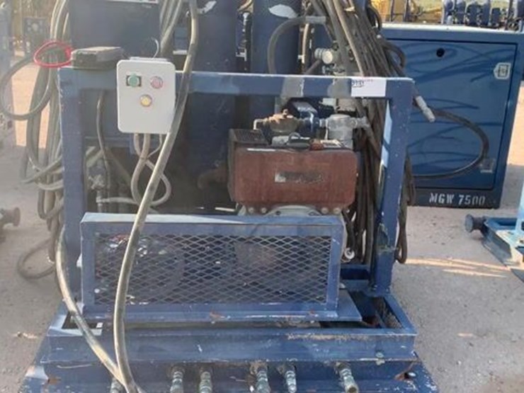 caterpillar-550-image-1