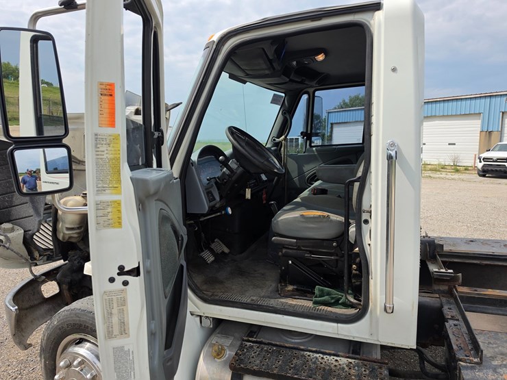 2002-international-durastar-4300-image-109