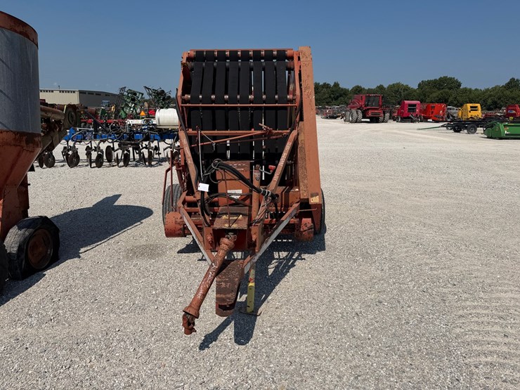 massey-ferguson-450-image-2