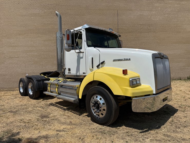 2015-western-star-4900-image-4