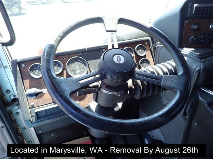2005-peterbilt-320-image-6
