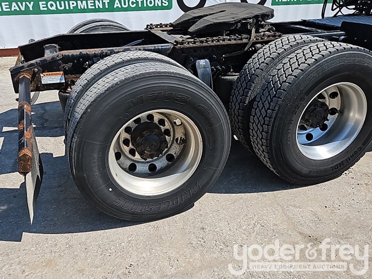 2019-freightliner-cascadia-125-image-7