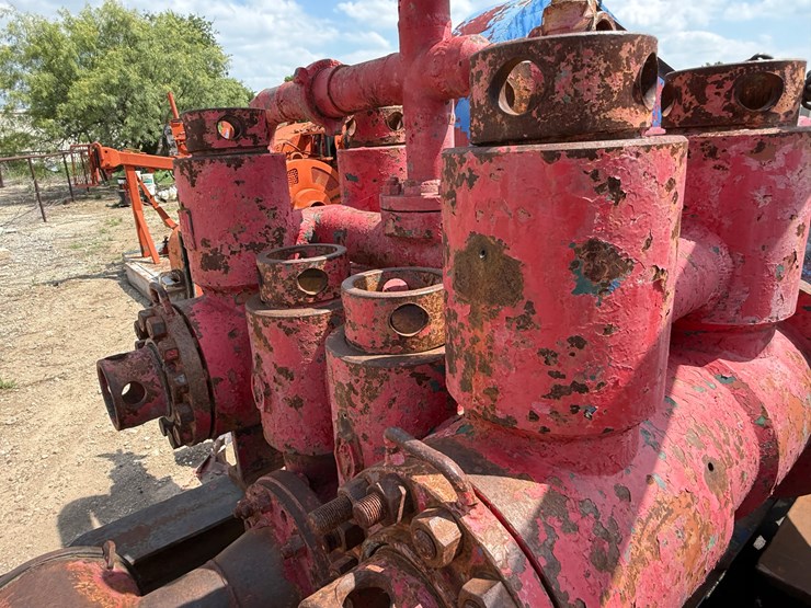 caterpillar-d353-image-10