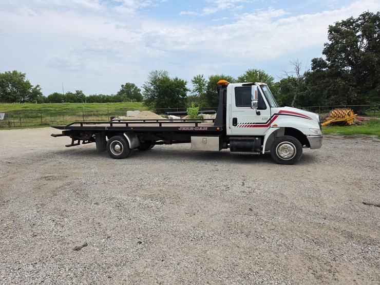 2002-international-durastar-4300-image-23