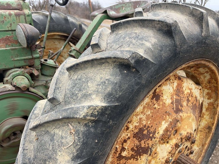 john-deere-model-b-image-42