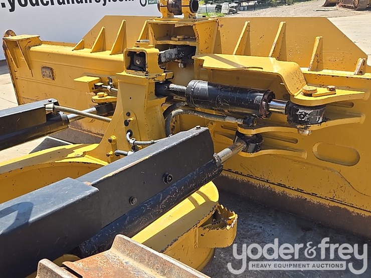 2018-caterpillar-d6n-lgp-image-28