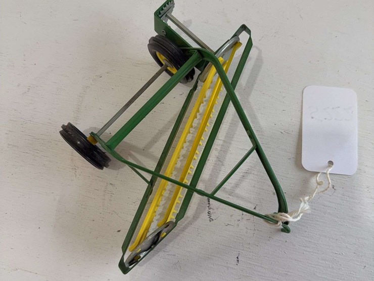 john-deere-rake,-1/16-scale-image-4