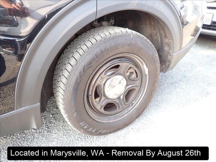 2021-ford-explorer-image-17