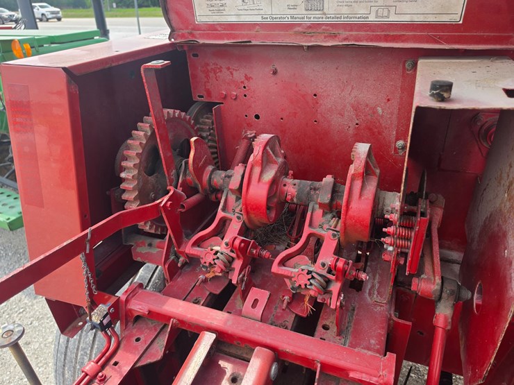 2016-new-holland-bc5070-image-8