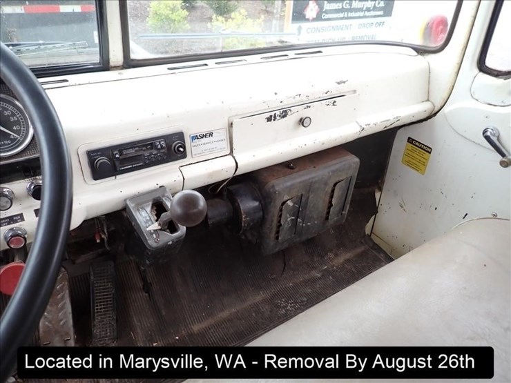 1979-ford-800-image-7