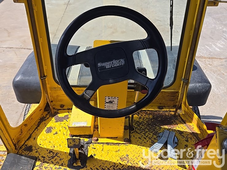 2016-superior-broom-dt80-image-53