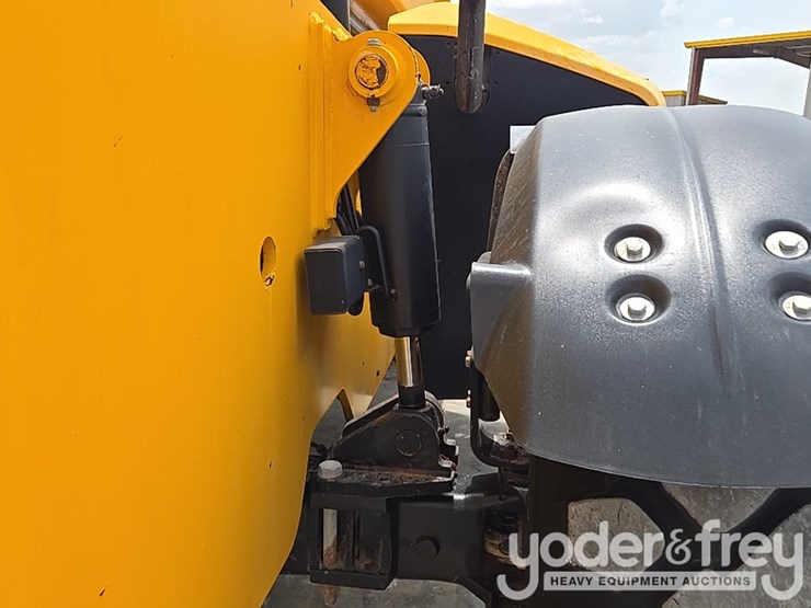 2017-jcb-510-56-image-41