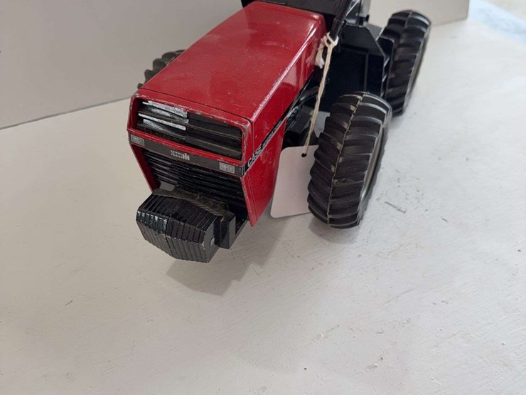 ertl-case-international-4994-toy-tractor,-die-cast-metal,-1/16-scale-image-2
