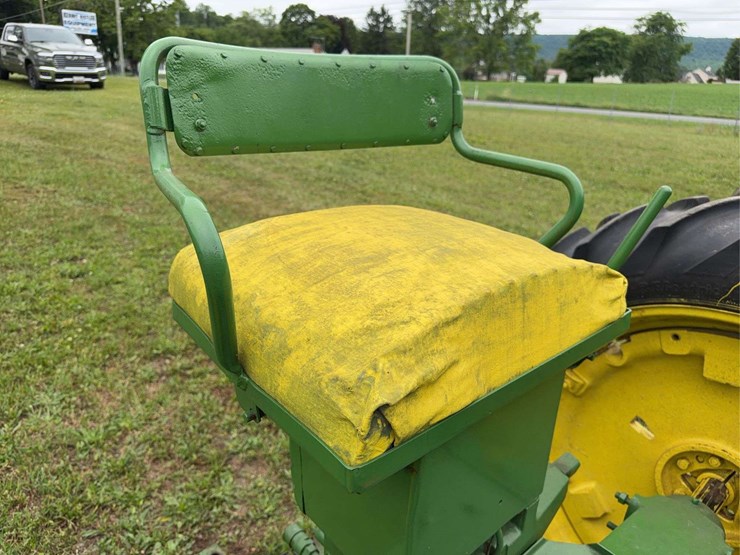 john-deere-model-b-image-26