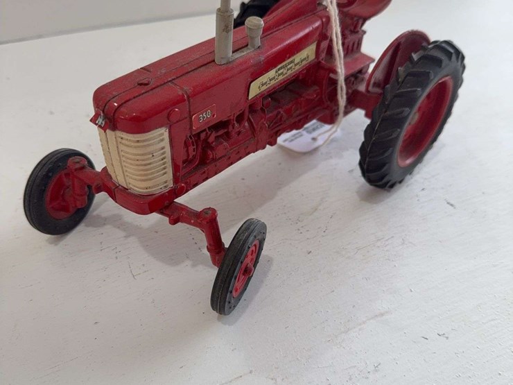 ertl-mccormick-farmall-350,-die-cast-metal,-1/16-scale-image-2