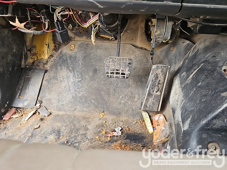 2000-caterpillar-3126-image-25