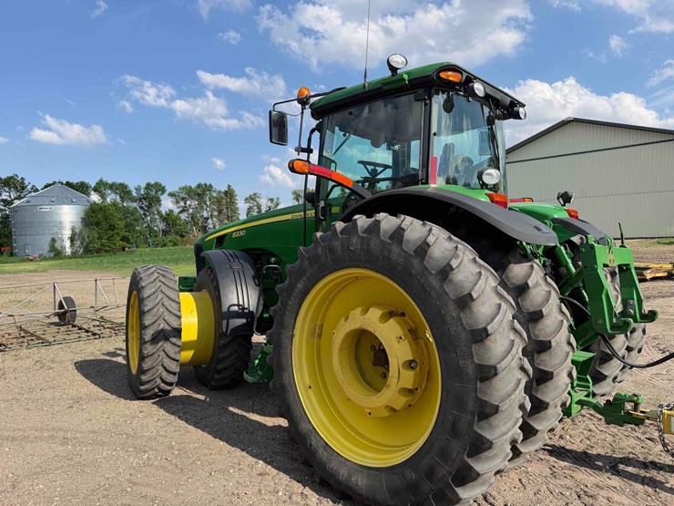 john-deere-8330-image-3