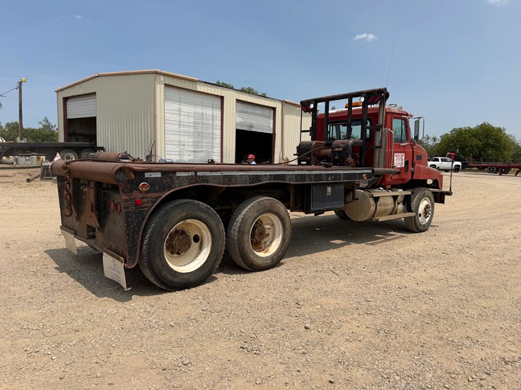 2000-mack-ch612-image-13