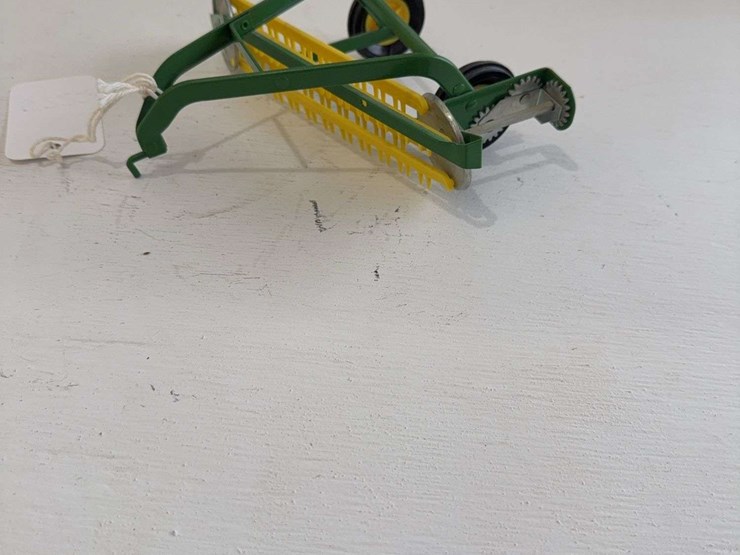 john-deere-rake,-1/16-scale-image-1